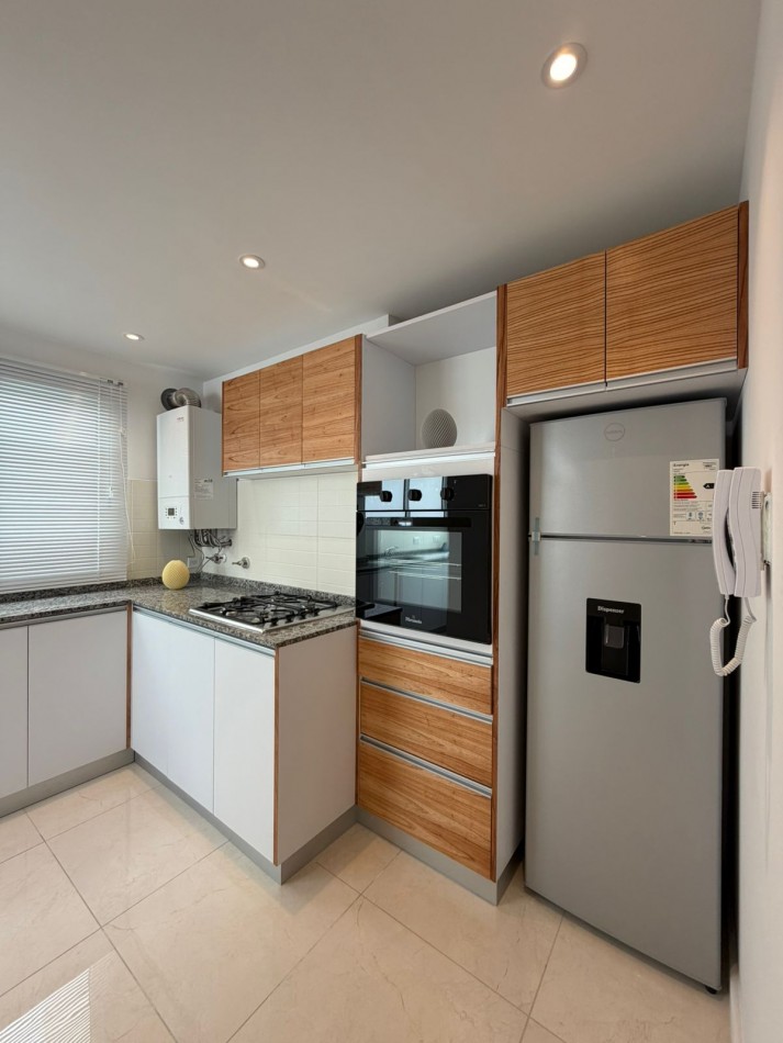 VENTA 3AMB RECICLADO con DEPENDENCIA 2 BAÑOS 