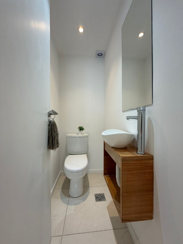 VENTA 3AMB RECICLADO con DEPENDENCIA 2 BAÑOS 