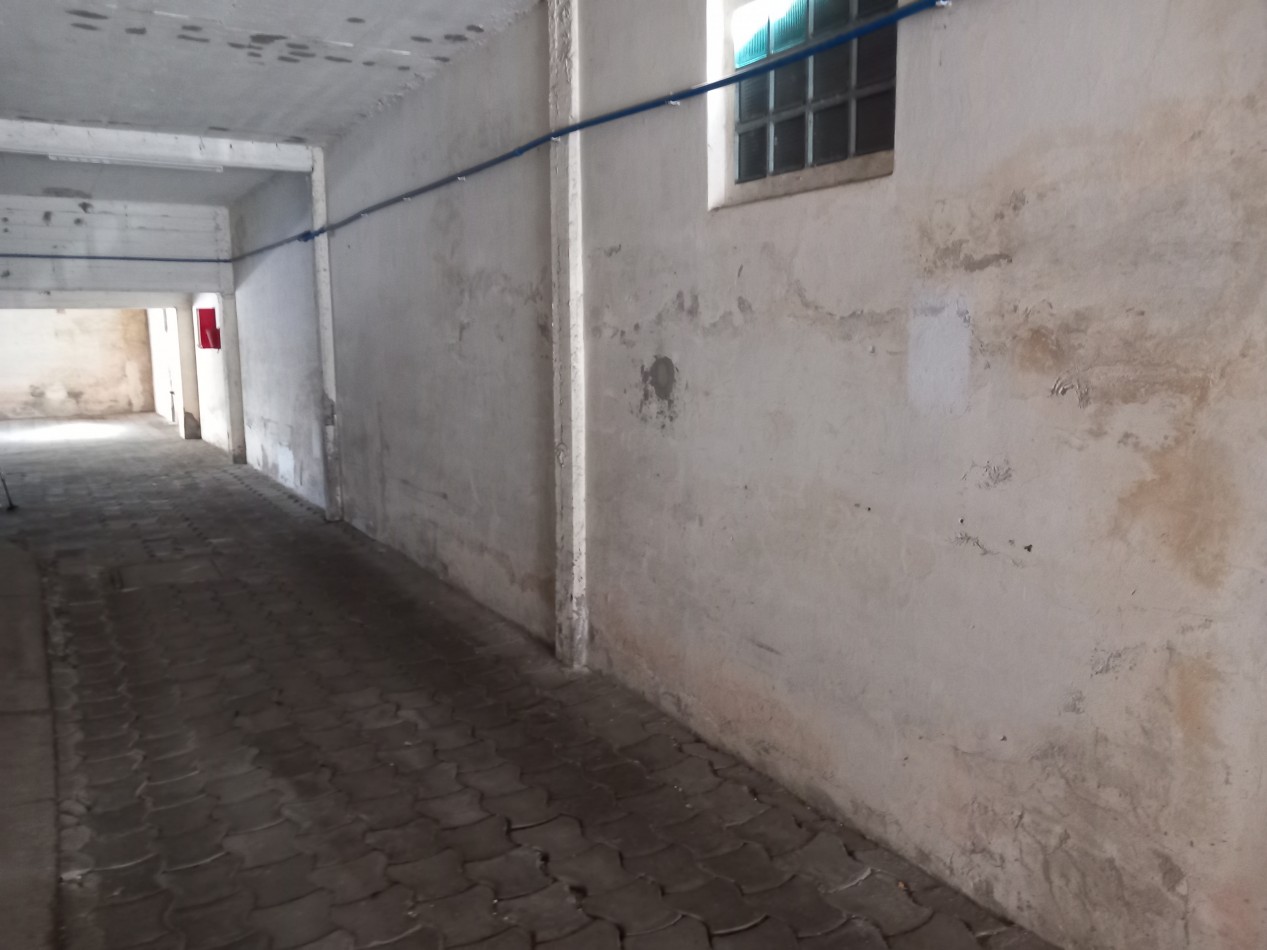 VENTA COCHERA CUBIERTA EXCELENTE ACCESO ARENALES al 3000