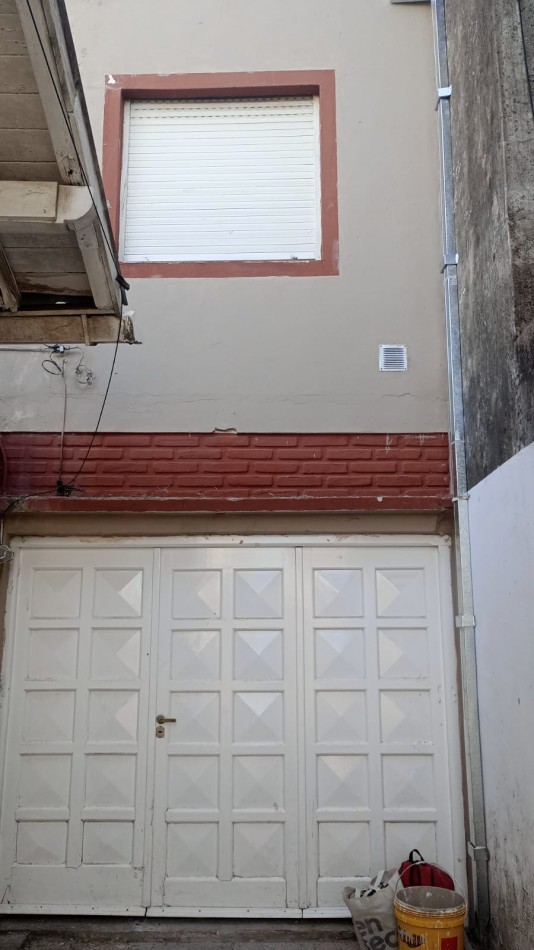 VENTA EN BLOCK 2 CASAS 1 Casa Al Frente y otra al Fondo Moreno 9100