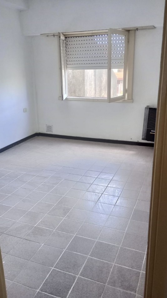 VENTA EN BLOCK 2 CASAS 1 Casa Al Frente y otra al Fondo Moreno 9100