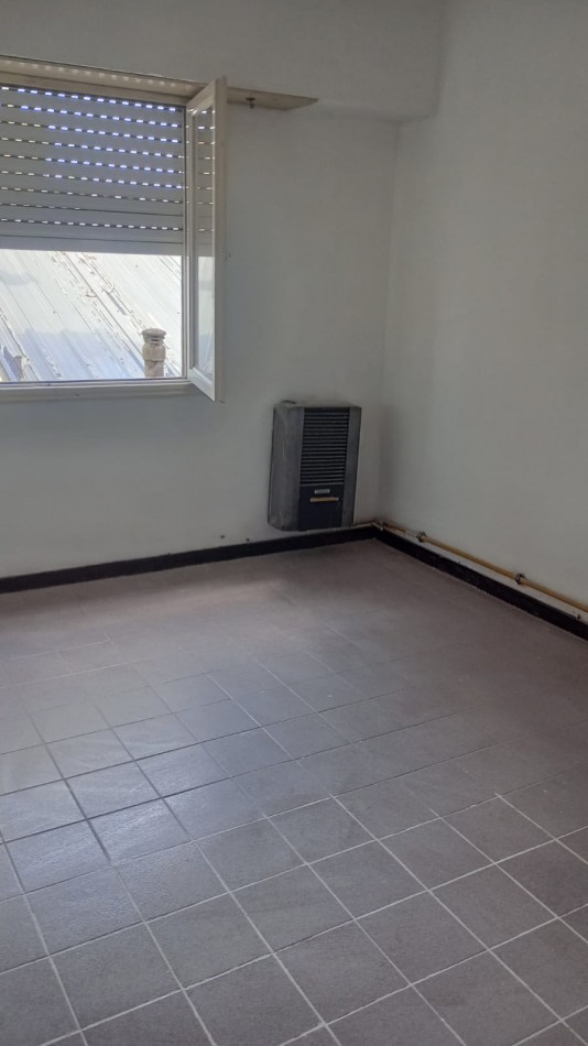 VENTA EN BLOCK 2 CASAS 1 Casa Al Frente y otra al Fondo Moreno 9100