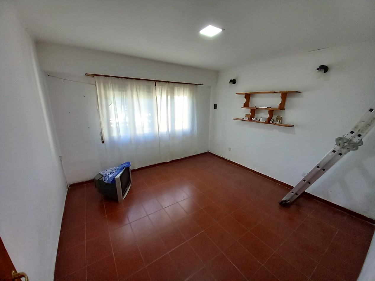  CASA 4AMB 2 BAÑOS PARQUE y COCHERA -MAS DEPARTAMENTO A TERMINAR