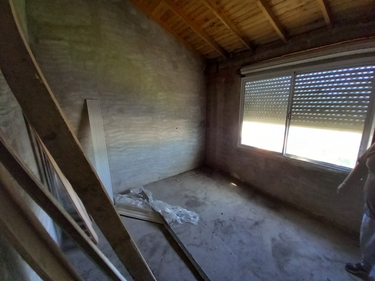  CASA 4AMB 2 BAÑOS PARQUE y COCHERA -MAS DEPARTAMENTO A TERMINAR