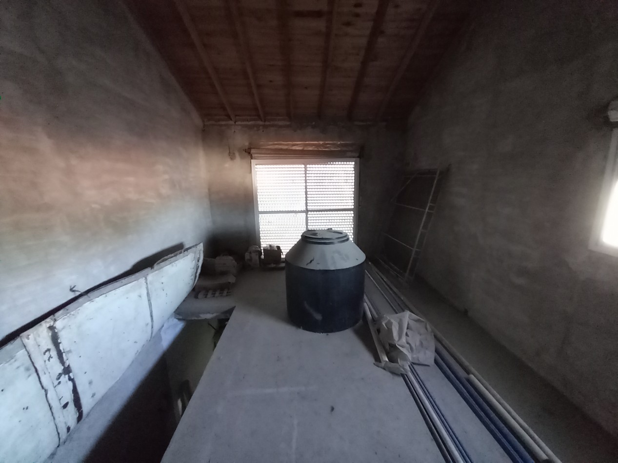  CASA 4AMB 2 BAÑOS PARQUE y COCHERA -MAS DEPARTAMENTO A TERMINAR