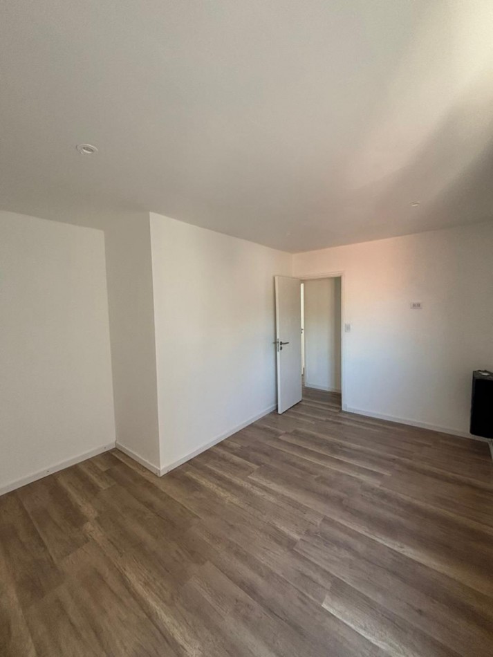 VENTA DUPLEX 3AMB X ESCALERA CONTRAFRENTE NECOCHEA y TEJEDOR 