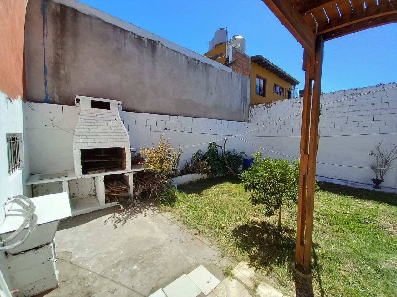 VENTA CASA 4AMB COCHERA DOBLE PARQUE Juan a. Peña al 6.600