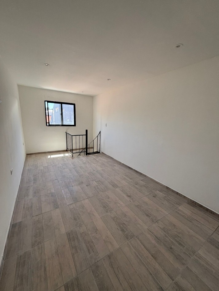 VENTA DUPLEX 2AMB Espacio guarda coche y Patio 