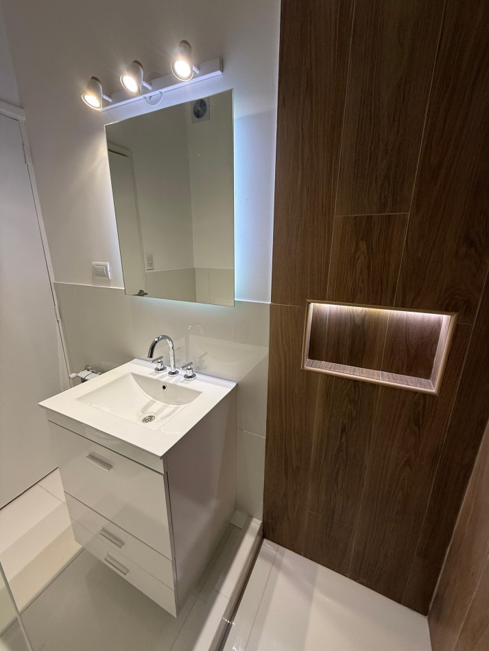 VENTA 3AMB PLANTA BAJA 2 PATIOS CENTRO 