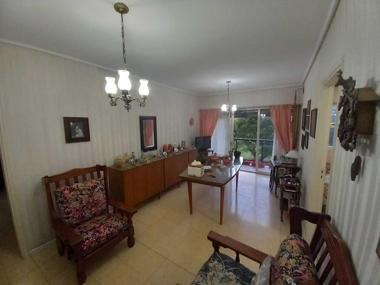 DEPARTAMENTO 3AMB FRENTE BALCON EXCELENTE ESTADO ORIGINAL 