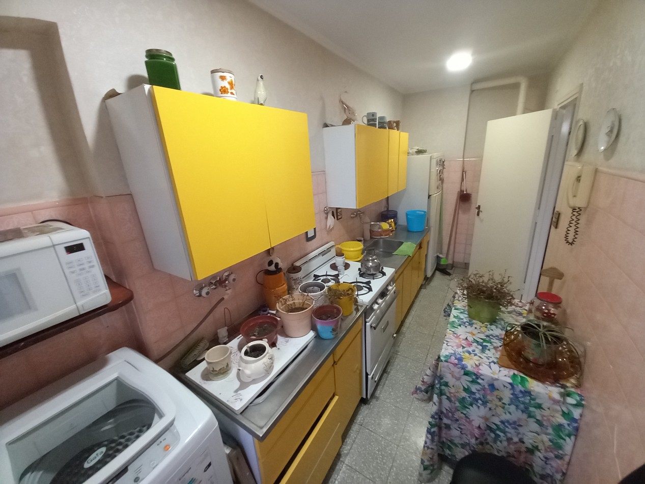 DEPARTAMENTO 3AMB FRENTE BALCON EXCELENTE ESTADO ORIGINAL 