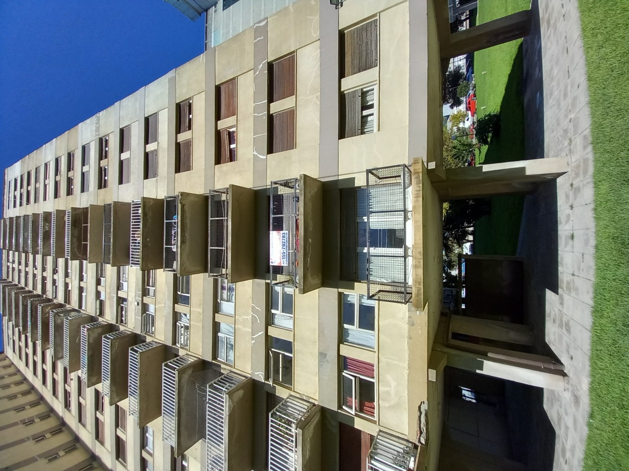 DEPARTAMENTO 3AMB FRENTE BALCON EXCELENTE ESTADO ORIGINAL 