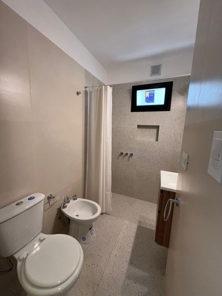 VENTA 3AMB 2 BAÑOS EXCELENTE RECICLADO  CENTRO 