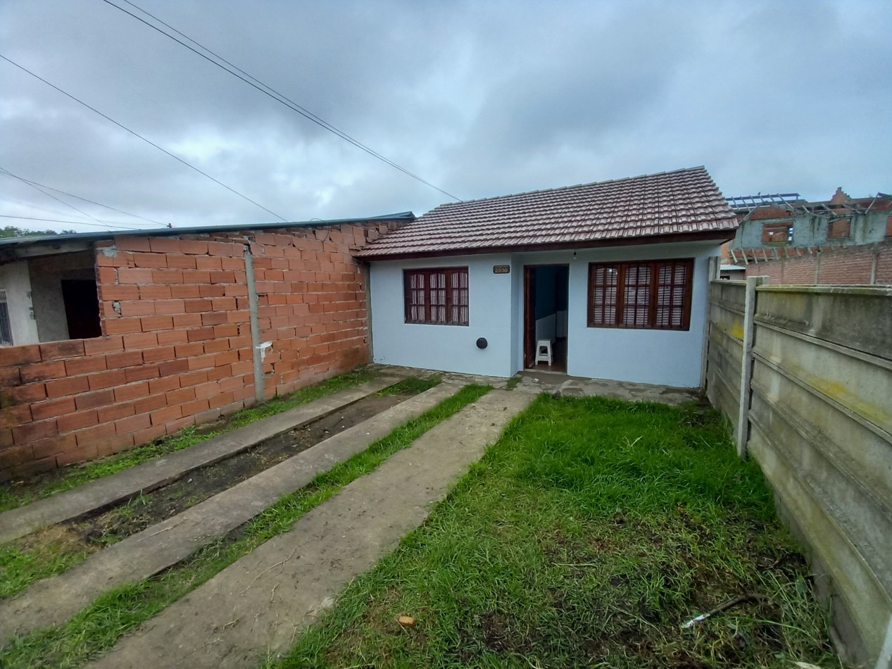 ALQUILER PH CASA 3 AMB COCHERA DESCUBIERTA y PATIO VUCETICH al 2900