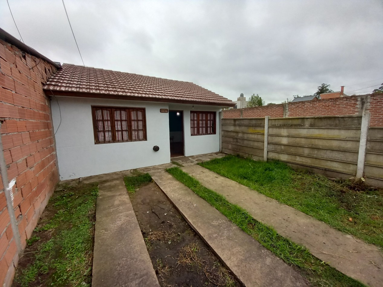 ALQUILER PH CASA 3 AMB COCHERA DESCUBIERTA y PATIO VUCETICH al 2900