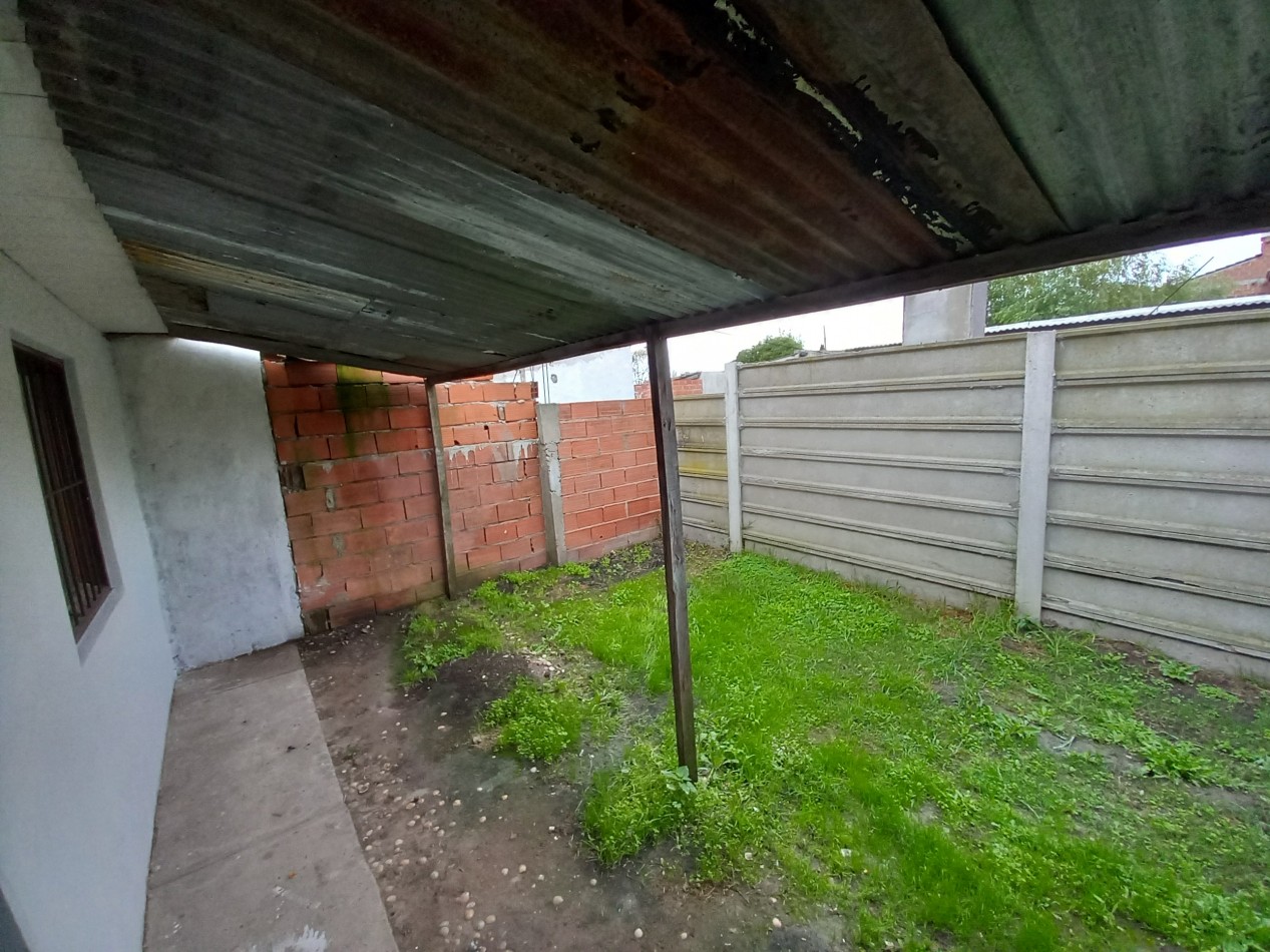 ALQUILER PH CASA 3 AMB COCHERA DESCUBIERTA y PATIO VUCETICH al 2900