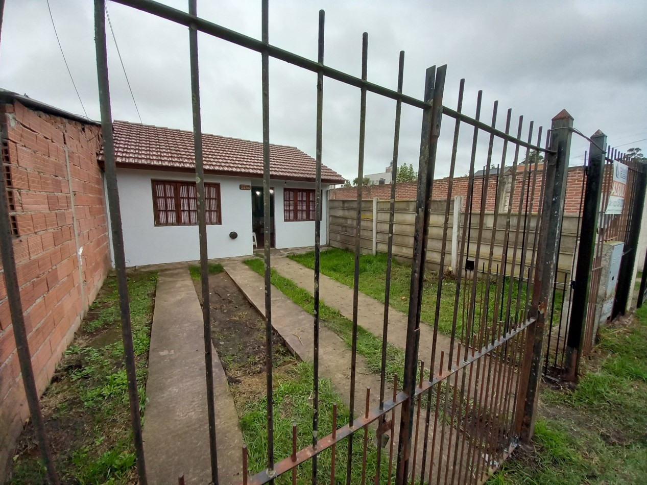 ALQUILER PH CASA 3 AMB COCHERA DESCUBIERTA y PATIO VUCETICH al 2900