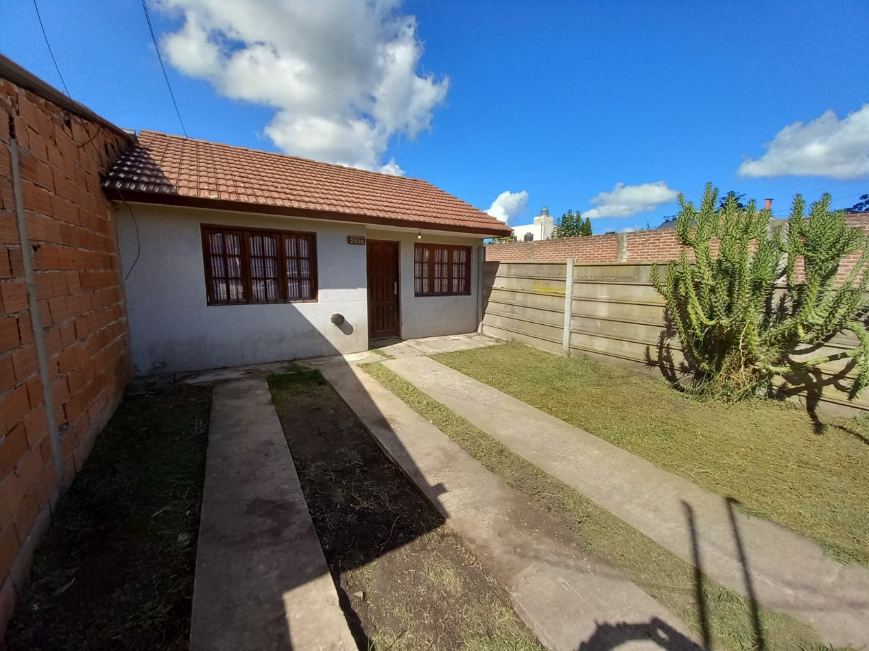 ALQUILER PH CASA 3 AMB COCHERA DESCUBIERTA y PATIO VUCETICH al 2900