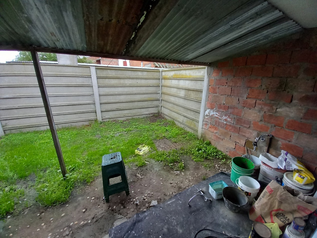 ALQUILER PH CASA 3 AMB COCHERA DESCUBIERTA y PATIO VUCETICH al 2900