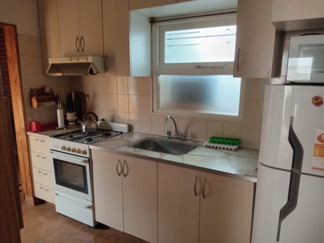 VENTA PH 3AMB PATIO ESTADO ORIGINAL SIN EXPENSAS 