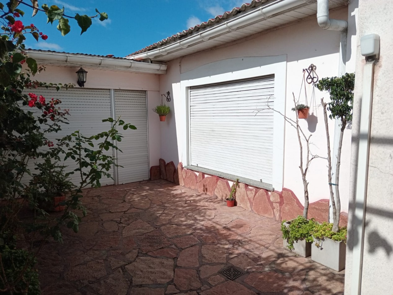 VENTA PH 3AMB PATIO ESTADO ORIGINAL SIN EXPENSAS 