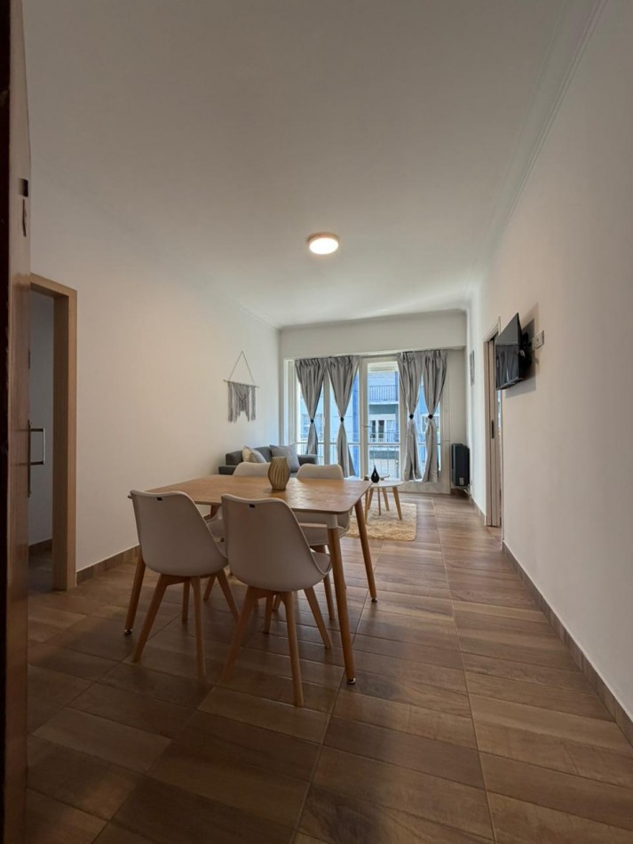 VENTA 2AMB EXCELENTE CENTRO BALCON 