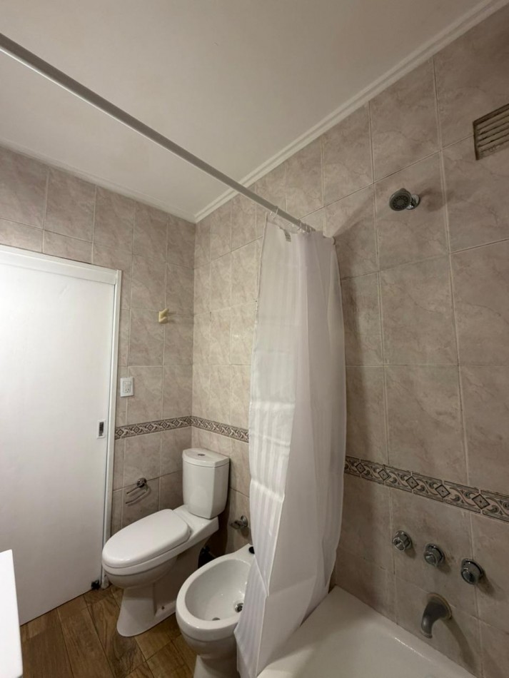 VENTA 2AMB EXCELENTE CENTRO BALCON 