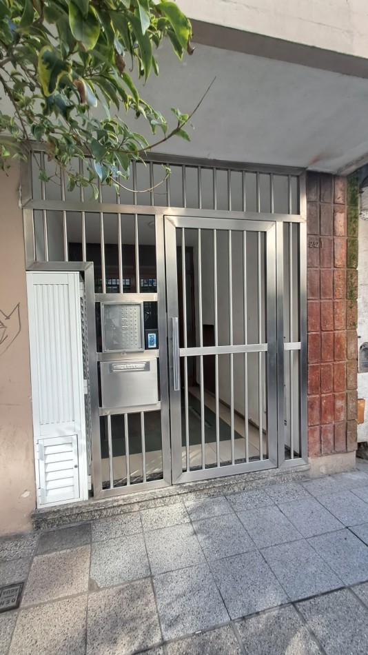 VENTA 2AMB RECICLADO CENTRO BALCON Y PATIO 