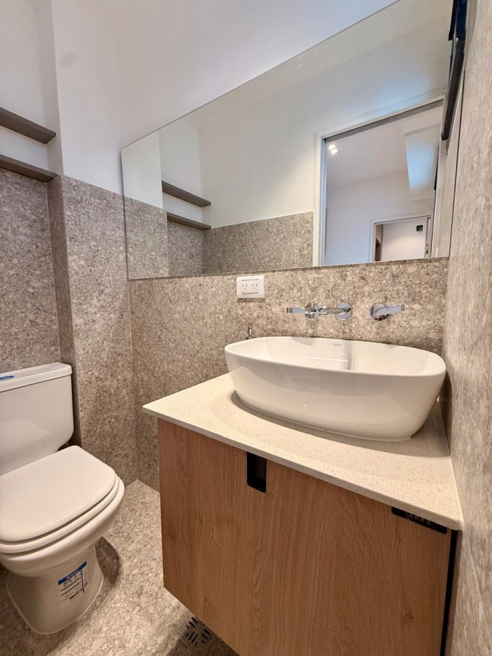 VENTA 3AMB CON DEPENDENCIA RECICLADO CENTRO 