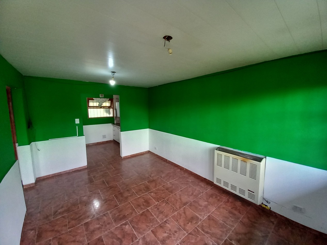 ALQUILER PH CASA 3 AMB COCHERA DESCUBIERTA y PATIO VUCETICH al 2900