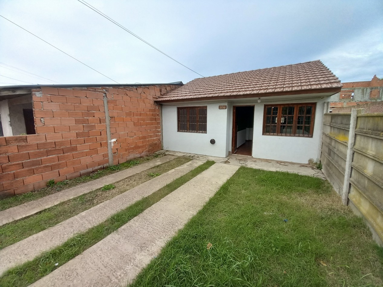 ALQUILER PH CASA 3 AMB COCHERA DESCUBIERTA y PATIO VUCETICH al 2900