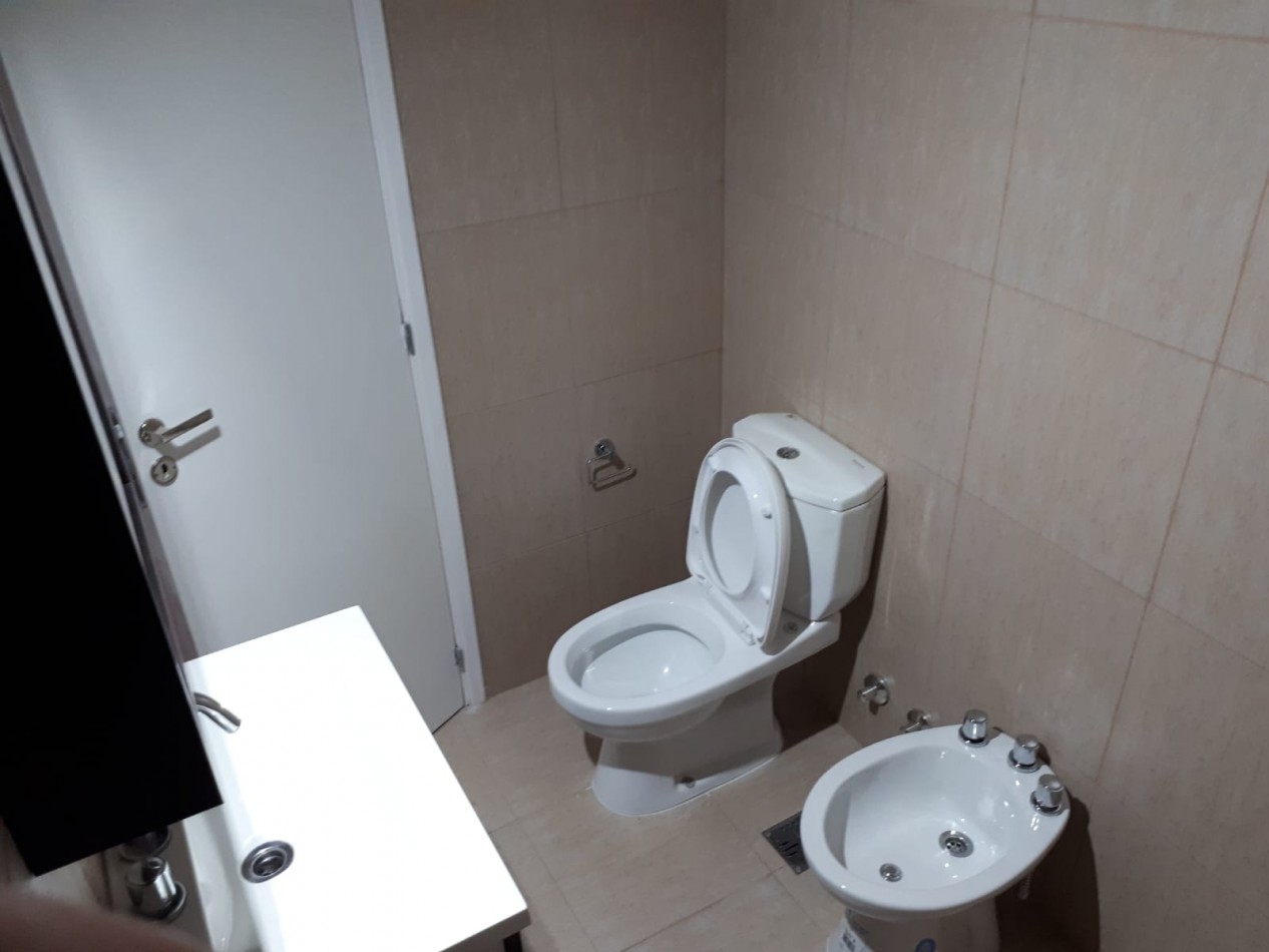 ALQUILER 2AMB DUPLEX COCHERA al FRENTE DISPONIBLE para AGOSTO 