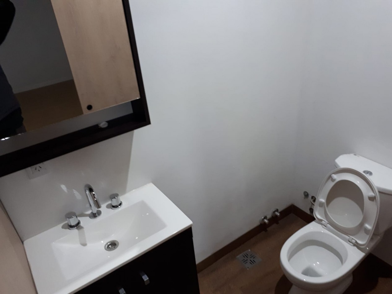ALQUILER 2AMB DUPLEX COCHERA al FRENTE DISPONIBLE para AGOSTO 