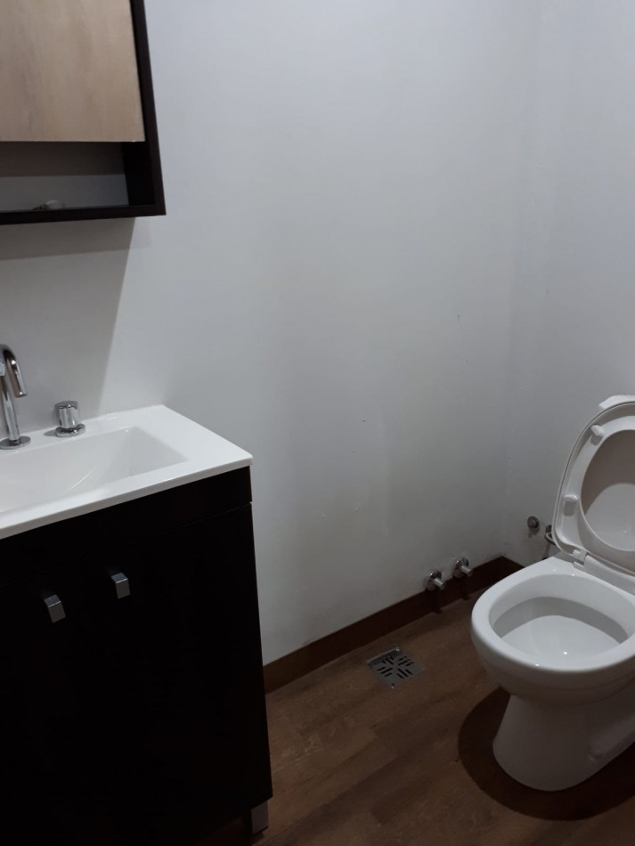 ALQUILER 2AMB DUPLEX COCHERA al FRENTE DISPONIBLE para AGOSTO 