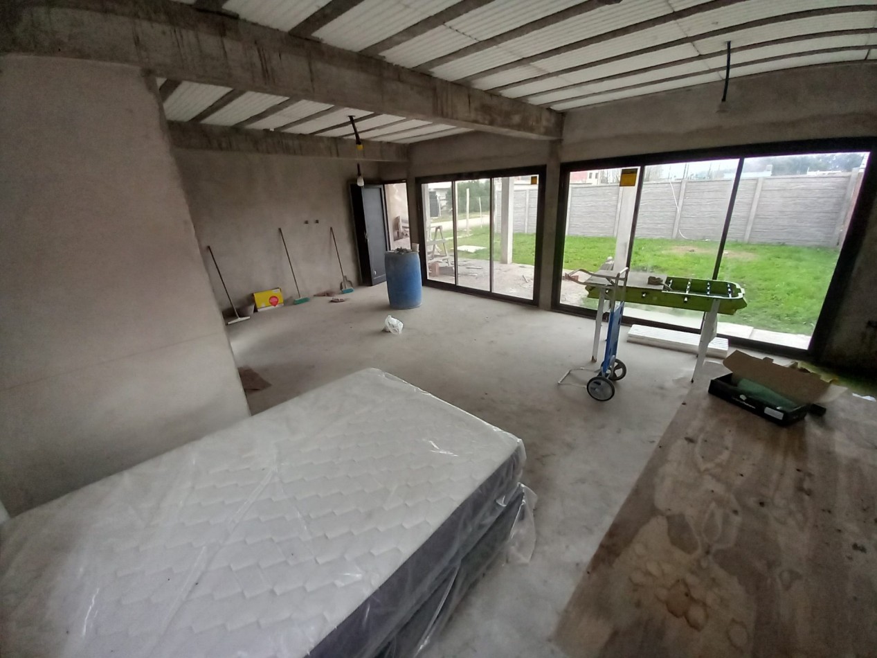 VENTA CASA MODERNA A TERMINAR CAMET NORTE 