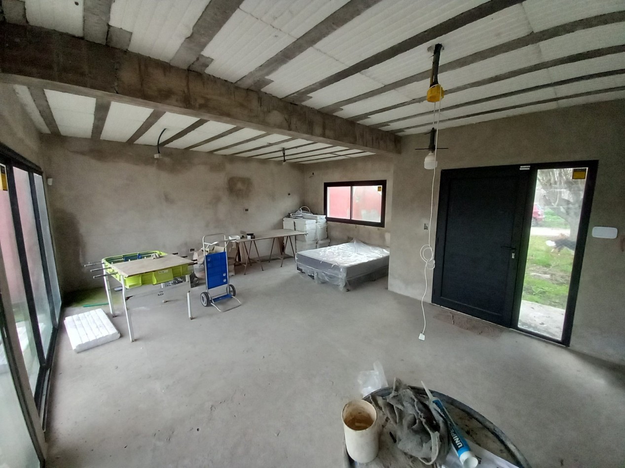 VENTA CASA MODERNA A TERMINAR CAMET NORTE 