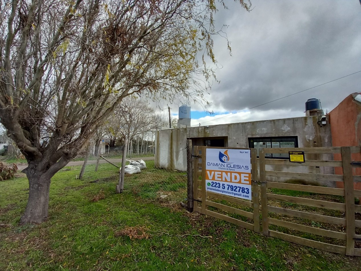 VENTA CASA MODERNA A TERMINAR CAMET NORTE 