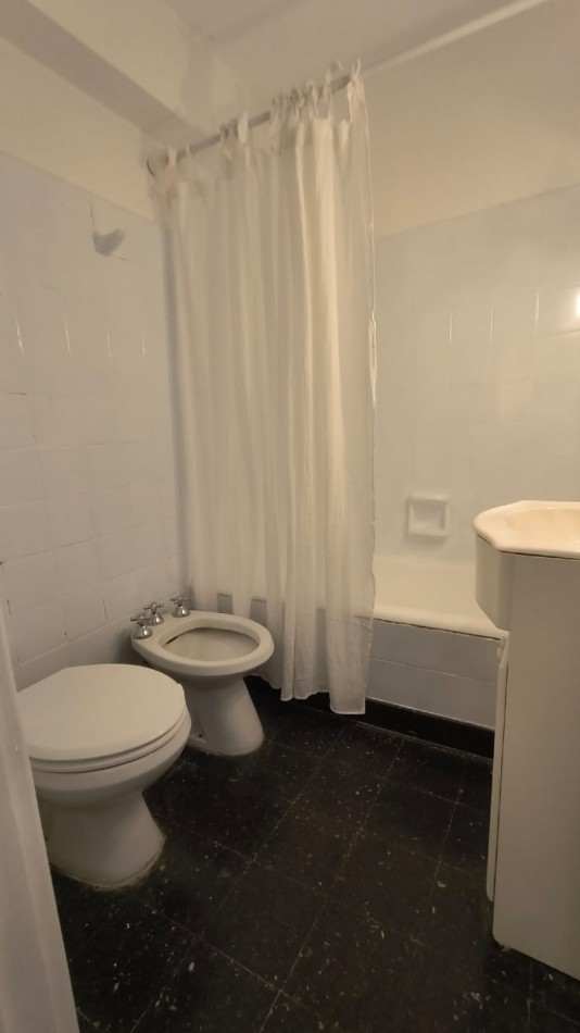 VENTA 1AMB CENTRO BALCON FRENTE 