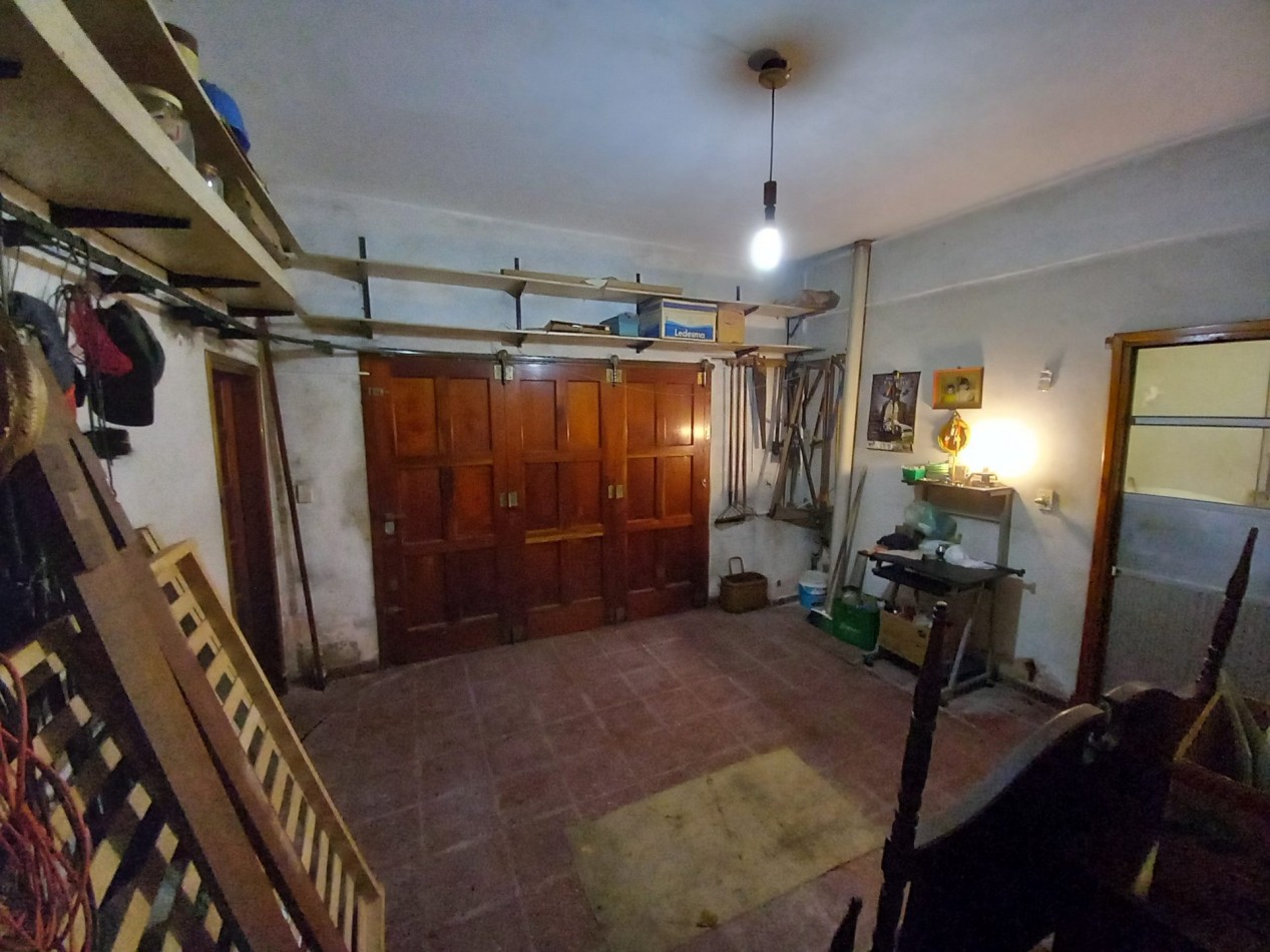 VENTA CASA COCHERA PATIO ITUZAINGO Y CHAMPAGNAT