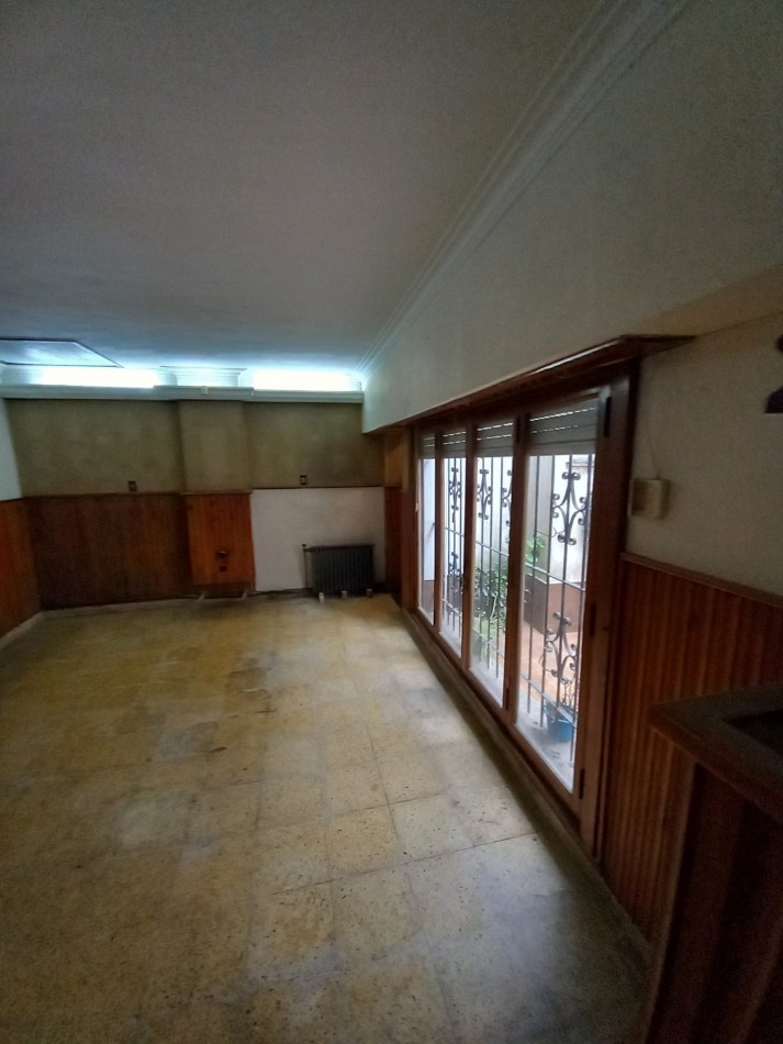 VENTA CASA COCHERA PATIO ITUZAINGO Y CHAMPAGNAT