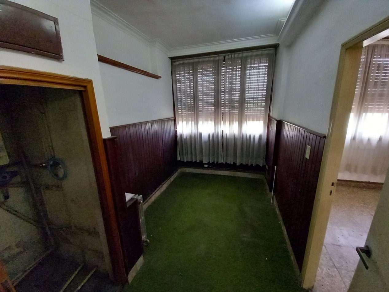 VENTA CASA COCHERA PATIO ITUZAINGO Y CHAMPAGNAT