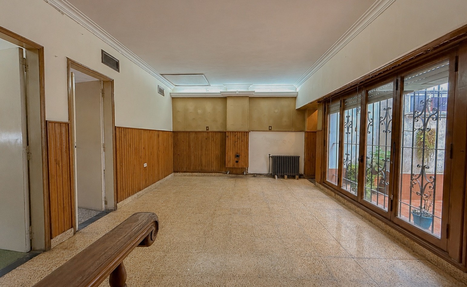 VENTA CASA COCHERA PATIO ITUZAINGO Y CHAMPAGNAT