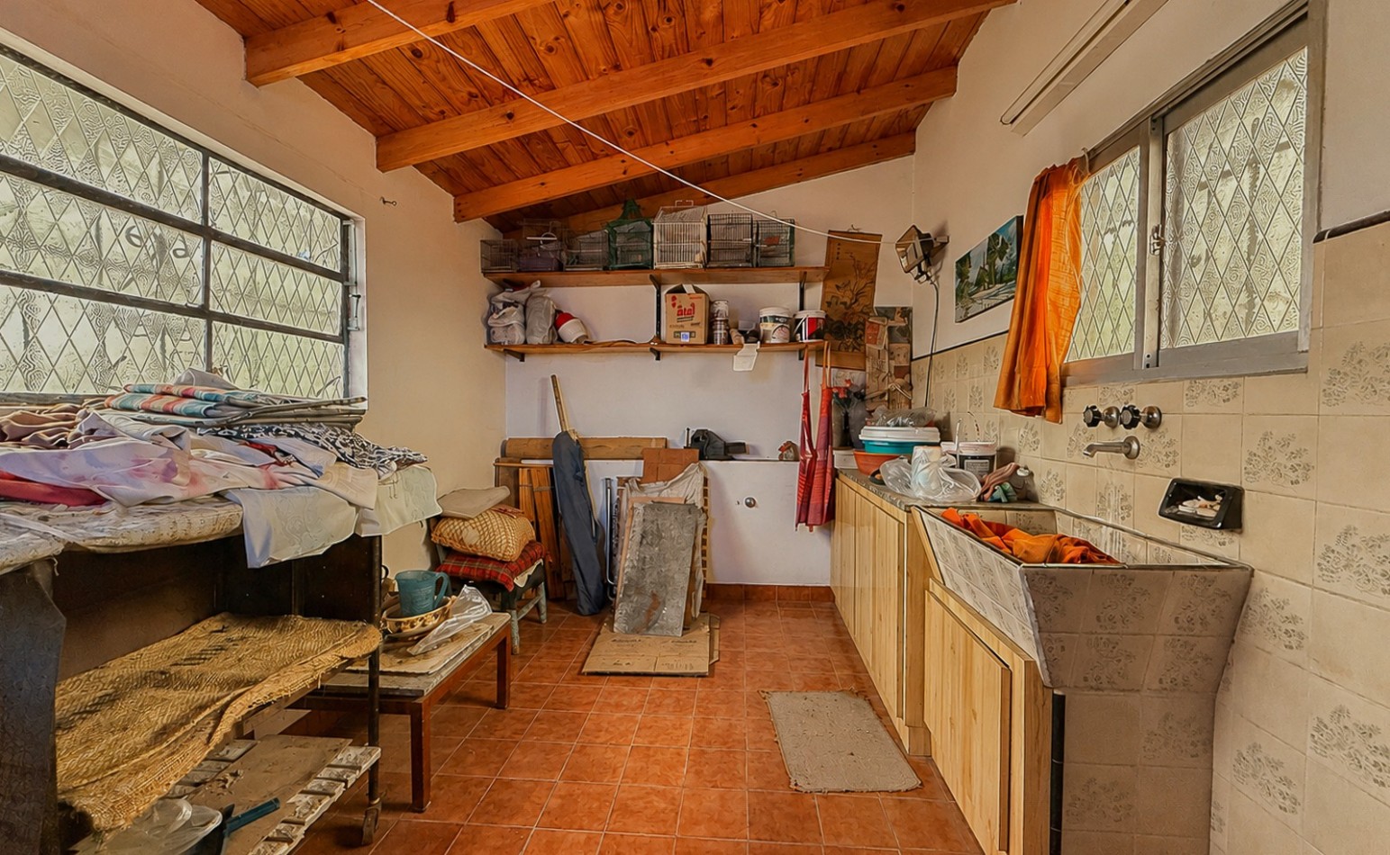VENTA CASA COCHERA PATIO ITUZAINGO Y CHAMPAGNAT