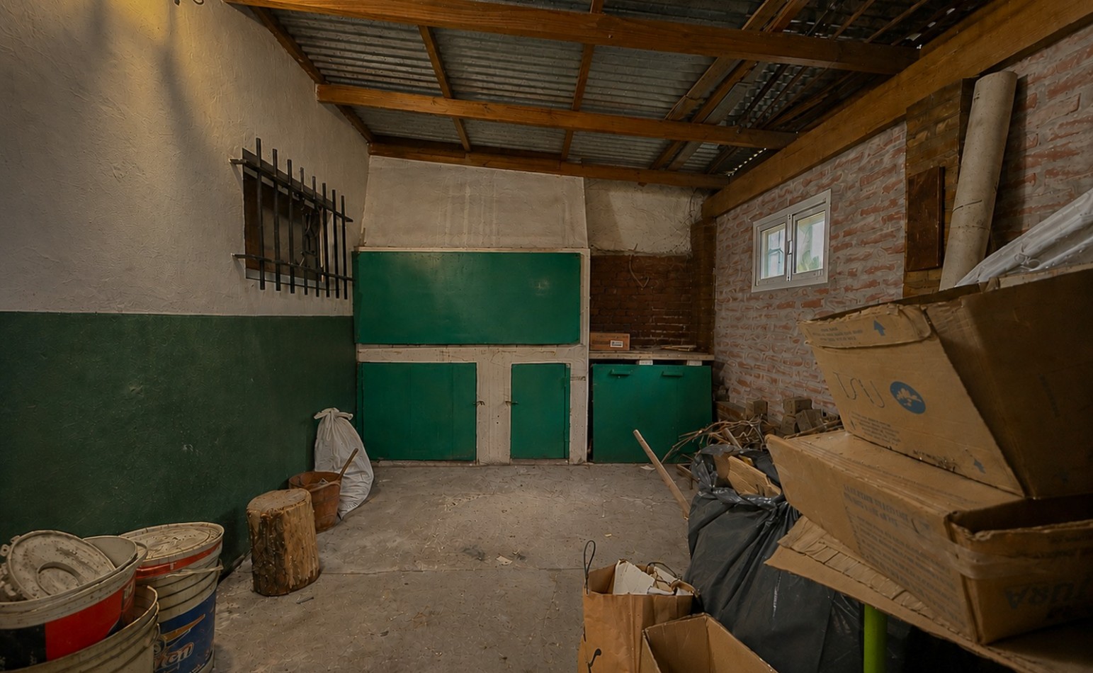 VENTA CASA COCHERA PATIO ITUZAINGO Y CHAMPAGNAT