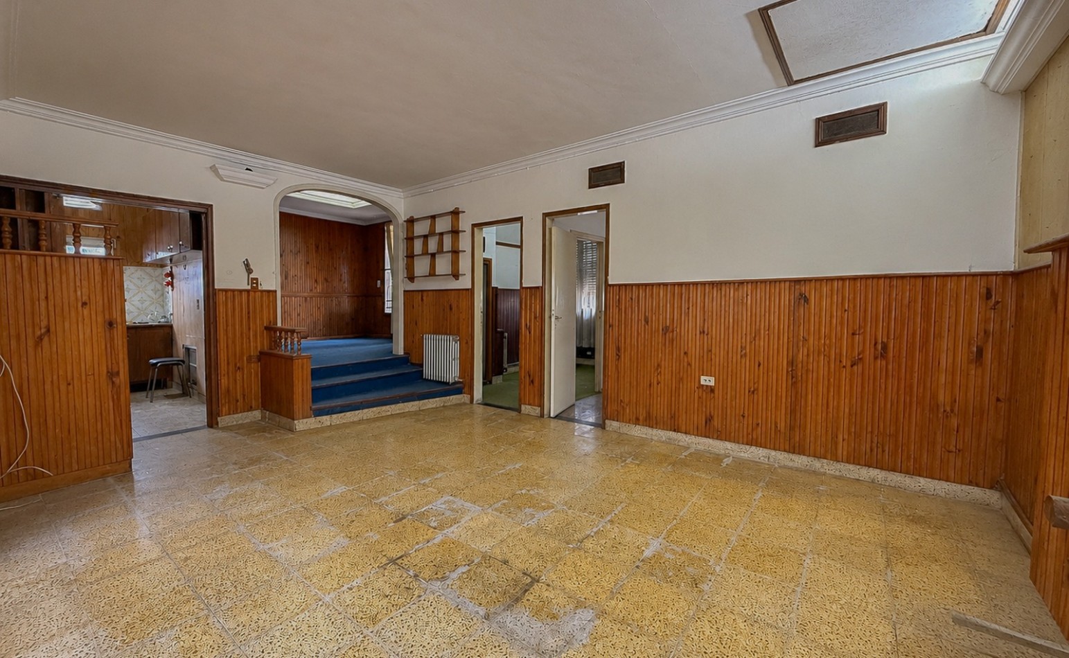 VENTA CASA COCHERA PATIO ITUZAINGO Y CHAMPAGNAT