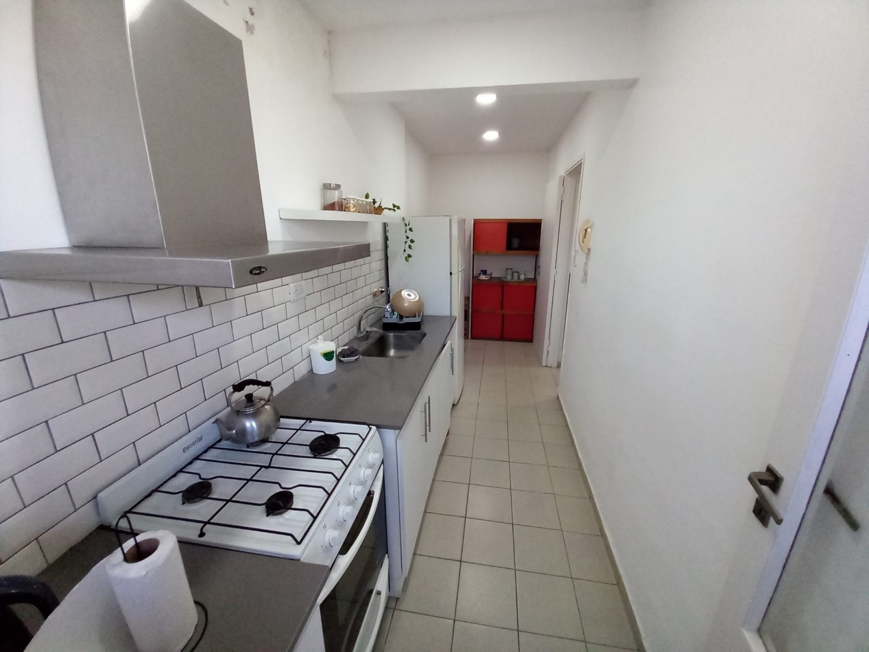 ALQUILER Por 12 Meses-3AMB-3° Piso por ESCALERA-SIN MUEBLES-ESTRADA y TEJEDOR