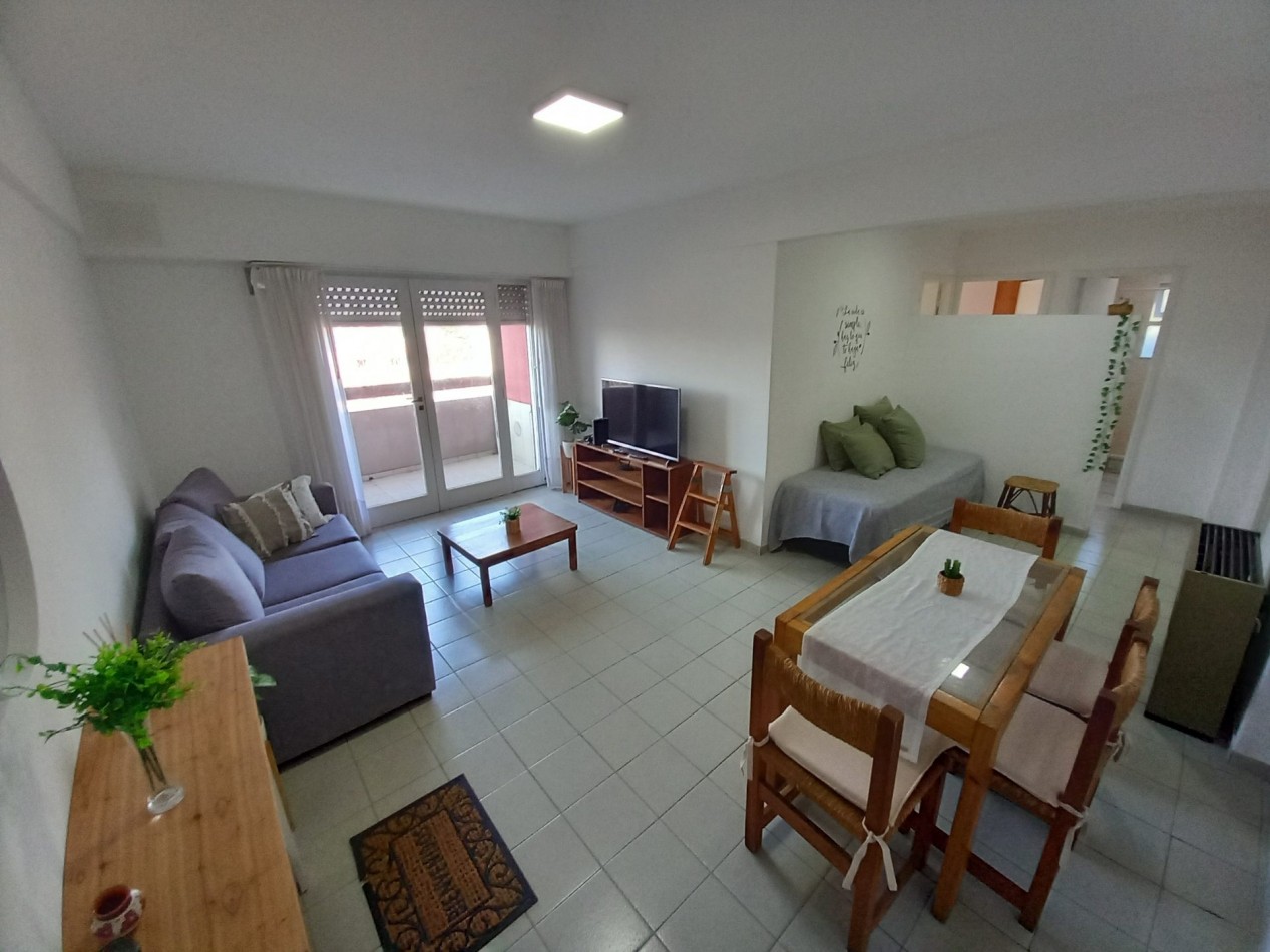 ALQUILER Por 12 Meses-3AMB-3° Piso por ESCALERA-SIN MUEBLES-ESTRADA y TEJEDOR