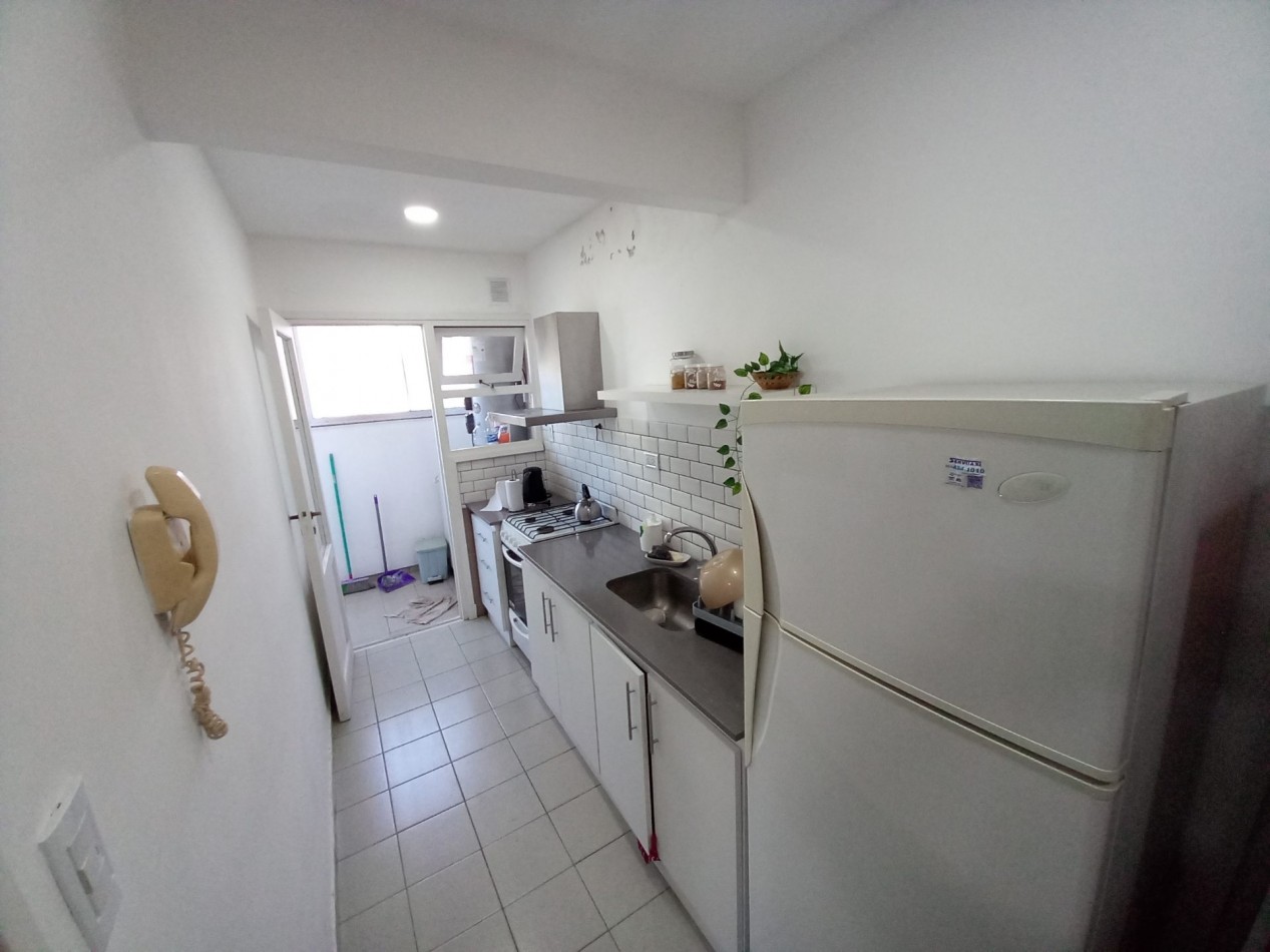 ALQUILER Por 12 Meses-3AMB-3° Piso por ESCALERA-SIN MUEBLES-ESTRADA y TEJEDOR