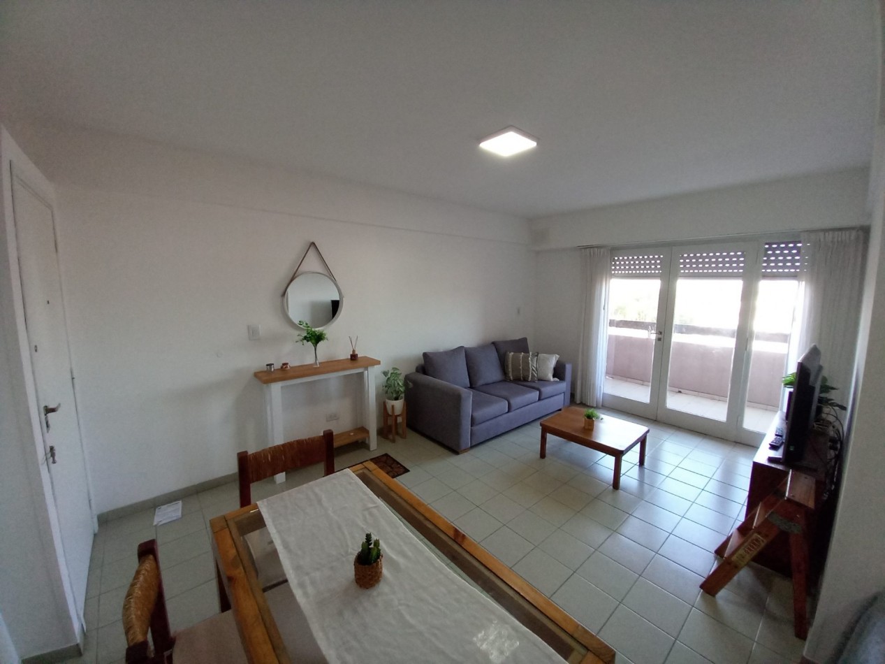 ALQUILER Por 12 Meses-3AMB-3° Piso por ESCALERA-SIN MUEBLES-ESTRADA y TEJEDOR