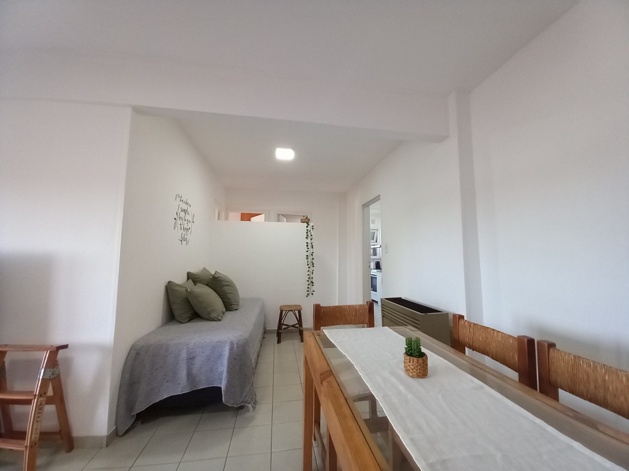 ALQUILER Por 12 Meses-3AMB-3° Piso por ESCALERA-SIN MUEBLES-ESTRADA y TEJEDOR